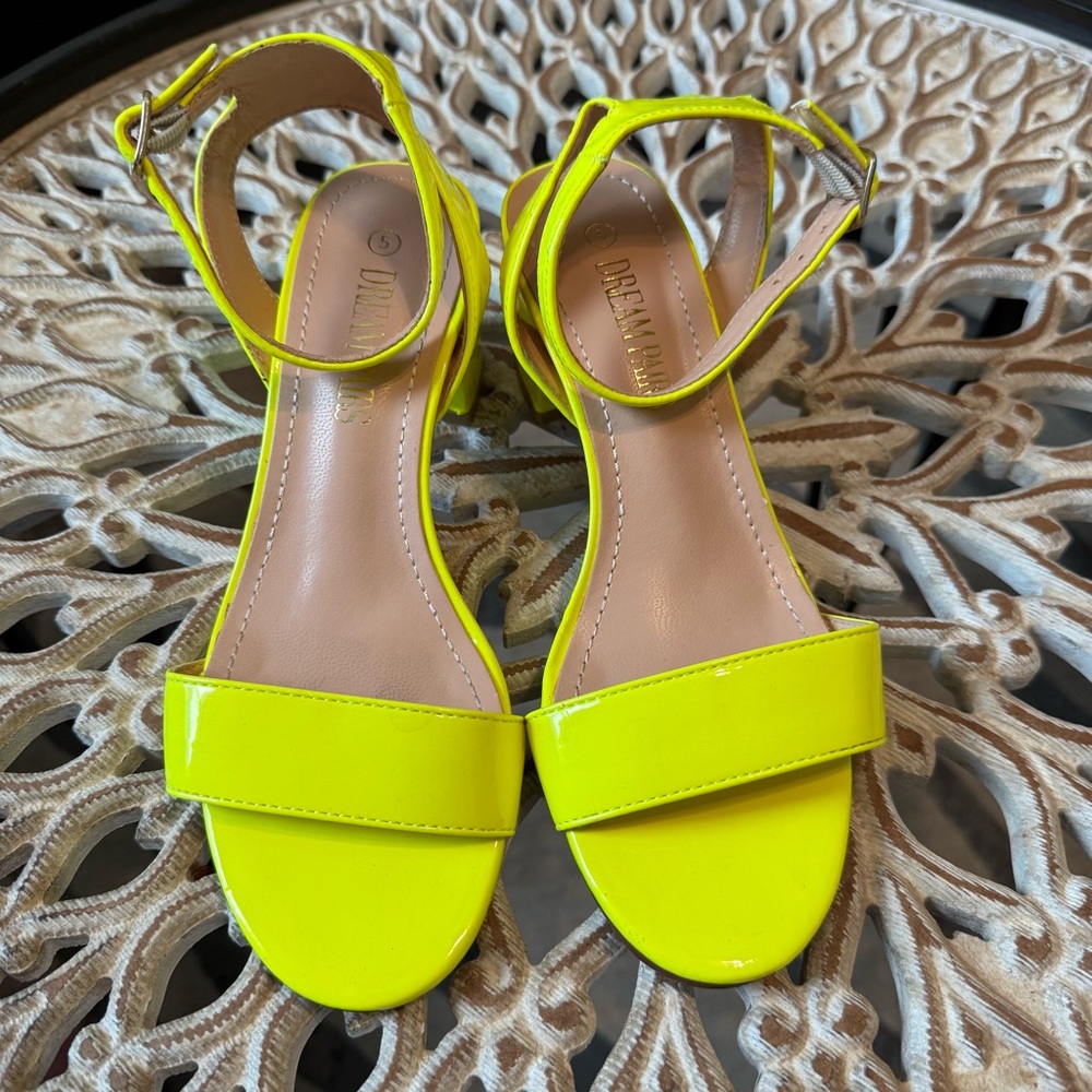 Dream Pairs Yellow Sandals Vibrant Minimalist Design